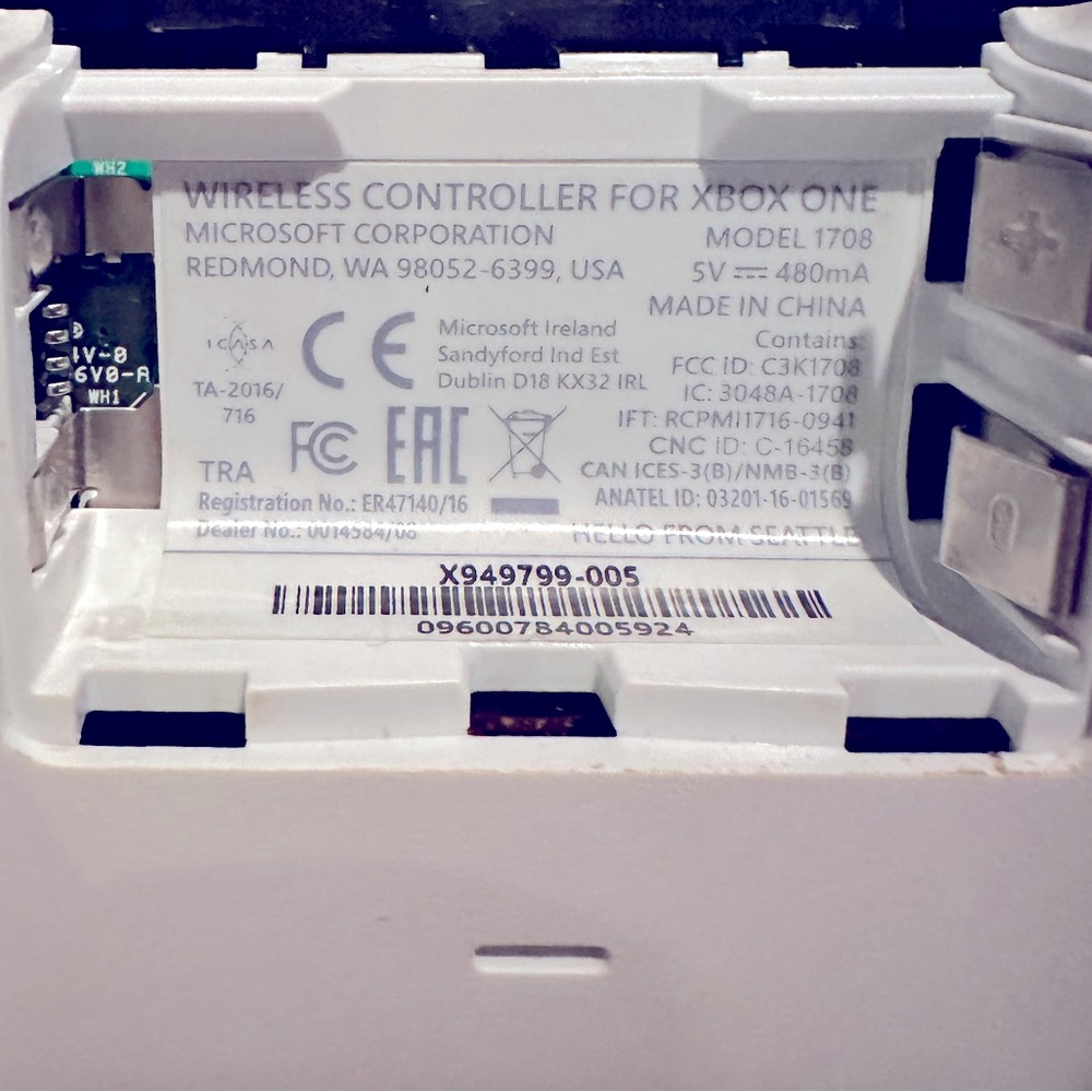 X Box Wireless game Controller - Picture 6 of 7